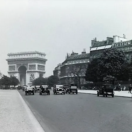 Avenue Foch Arc De Triomphe Champs-elysees *